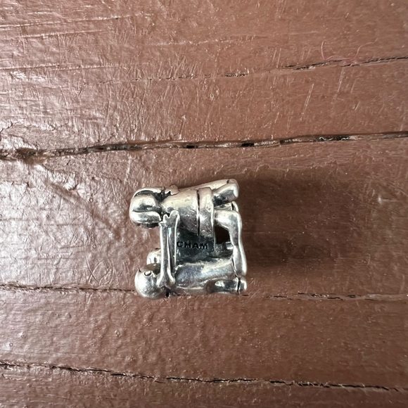 Chamilia Charm ~ Sterling Silver ~ Children Playing - Picture 5 of 10